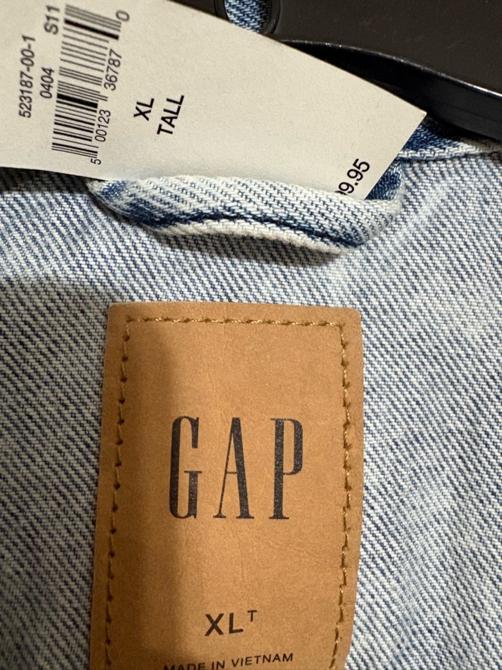 GAP Light Blue Denim Jacket with Leather Logo Patch
XL Tall - Picture 3 of 5